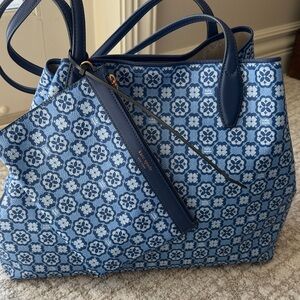 Elegant Blue Patterned Tote Bag